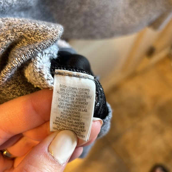 Victorias Secret Sweater - Picture 6 of 6